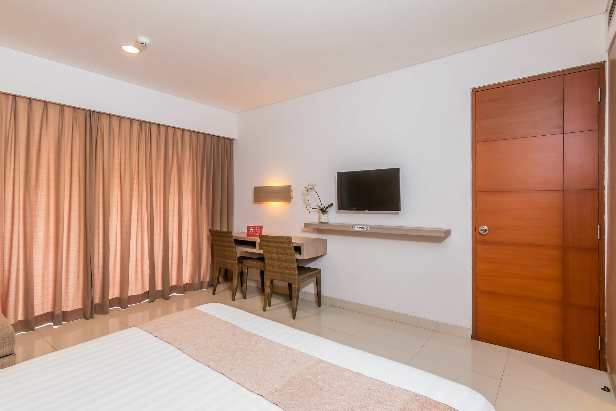 Zen Rooms Legian Corner Kuta  Exterior photo